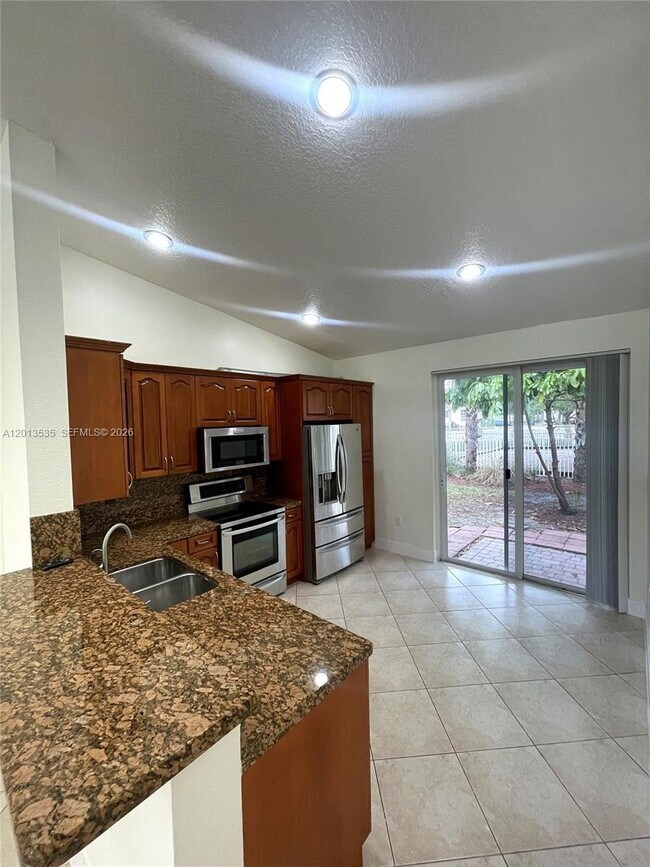 Foto del edificio - 18743 SW 27th St