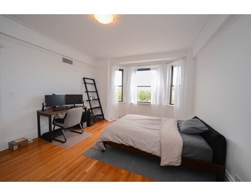 Building Photo - 464 Commonwealth Avenue