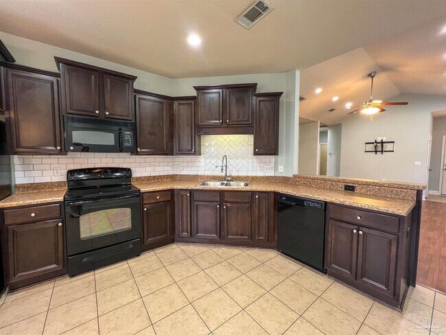 Building Photo - 8813 Ridgebrook Ct