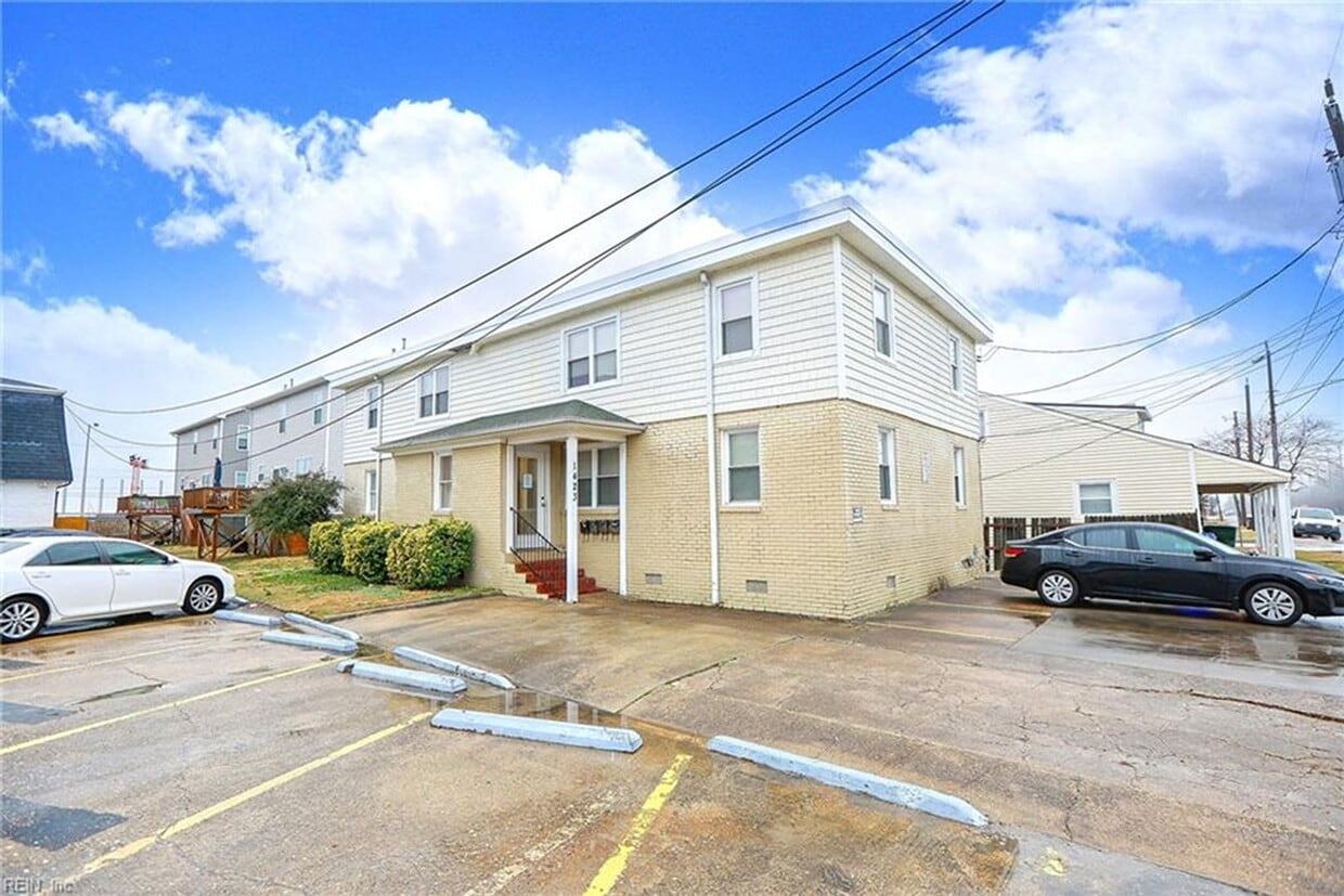 Primary Photo - Sunny and Charming Beach Apartment For Rent!
