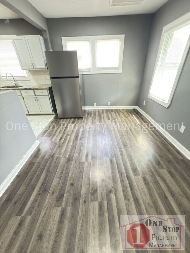 Foto del edificio - Beautiful 3 Bedroom 1 Bathroom Home in Kansas City!