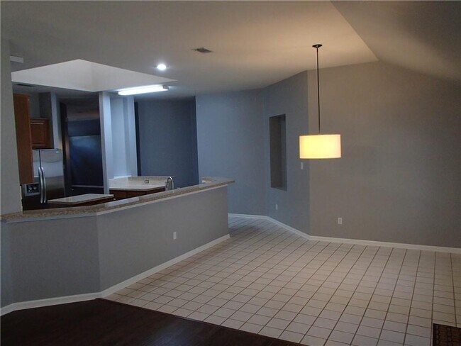 Foto del edificio - 408 Steeplechase Dr