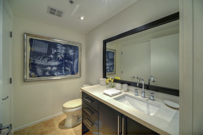 Building Photo - 7151 E Rancho Vista Dr