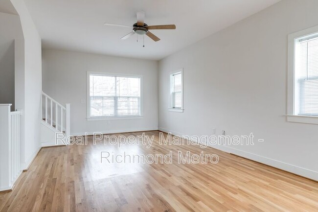 Foto del edificio - 313 W 14th St