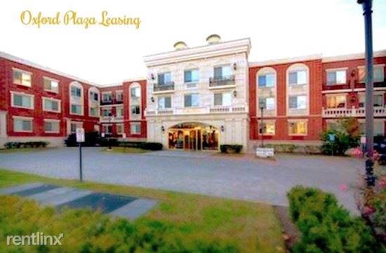 Foto principal - 720 Middle Neck Rd