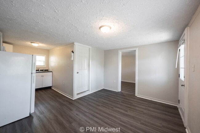 Building Photo - "Charming 1-Bedroom Retreat in Greenfield – Cozy 400 sqft Haven!"