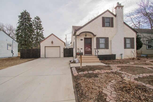 Building Photo - Charming 4-Bedroom Rental with Garage & Large Fenced Backyard!
