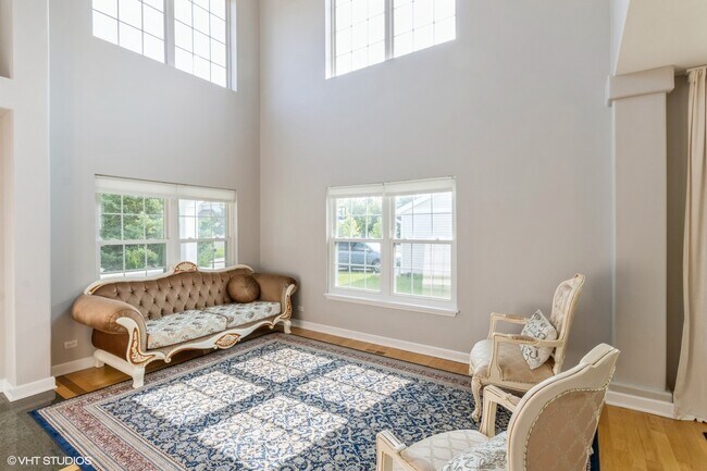 Foto del edificio - 485 E Thornhill Ln