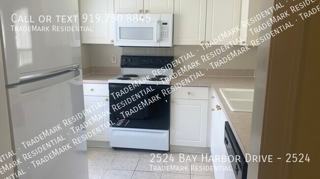 Foto del edificio - 2524 Bay Harbor Drive