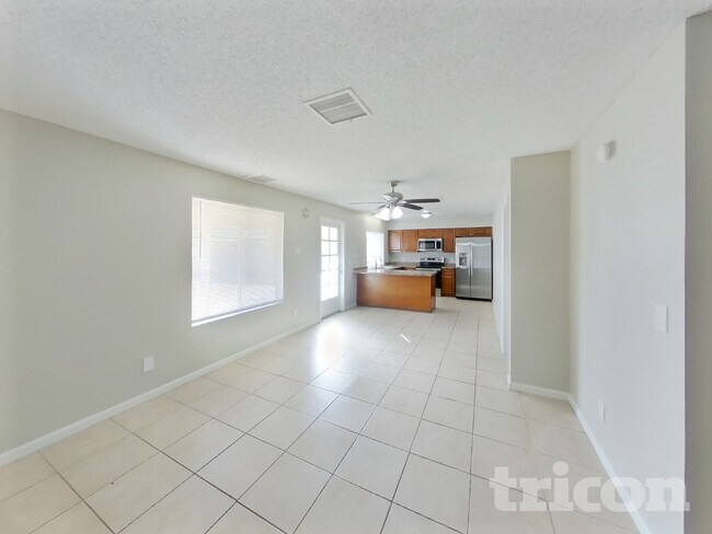 Foto del edificio - 6431 W Hatcher Rd