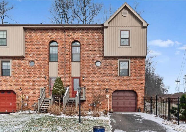 Building Photo - 445 Shady Ridge Dr