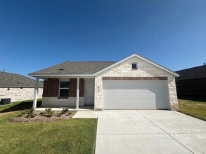 Building Photo - 401 Meadows Ln