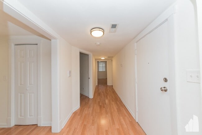Building Photo - 4948 N Harding Ave