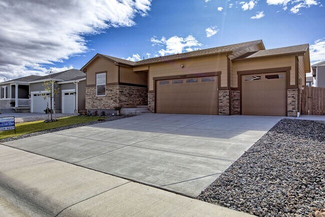 Foto del edificio - 3 bedroom home in Windsor