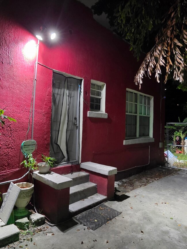 Foto del edificio - 835 NW 3rd St