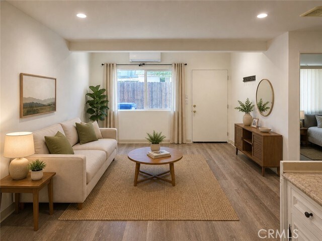 Foto del edificio - 6911 Baird Ave