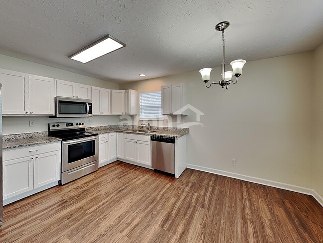 Building Photo - 7450 Sterling Springs Way