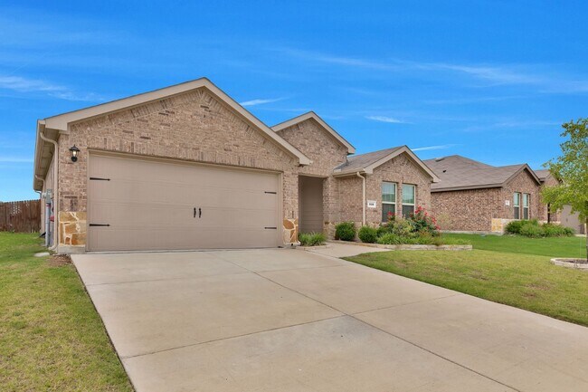 Building Photo - Royce City Home