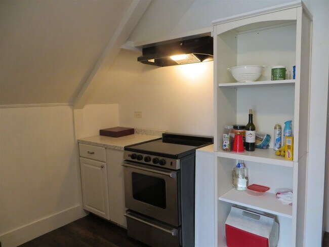 Building Photo - 44 Highland St