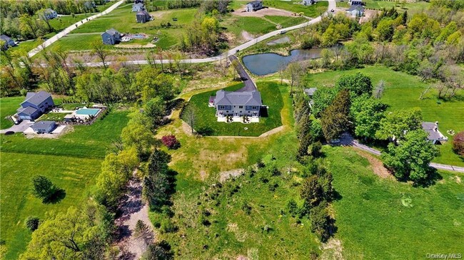 Building Photo - 53-57 Rolling Ridge Dr