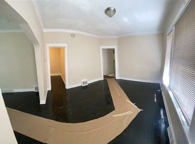Building Photo - 7617 S Eberhart Ave