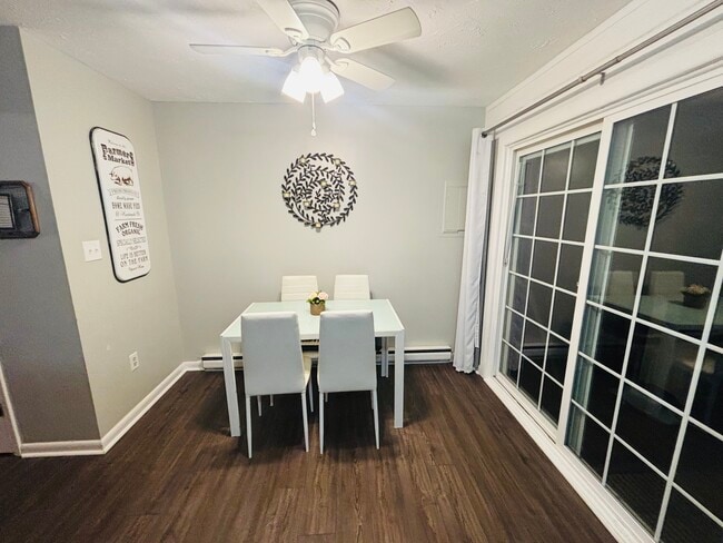 Eat- In Kitchen Area - 314 W 12th St