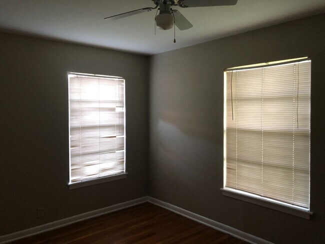 Foto del edificio - East Terrell Hills