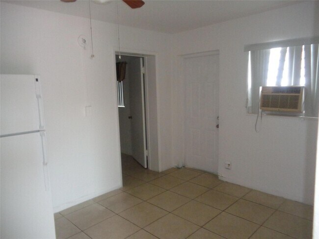 Building Photo - 1361 SW 44th Terrace