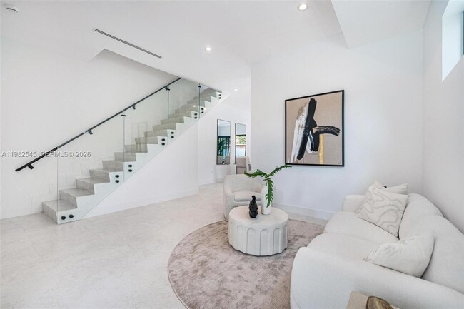 Building Photo - 2937 SW 21st St