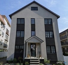 Building Photo - 930 Cove Rd