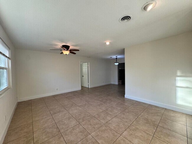 Foto del edificio - 4/2 in South Daytona