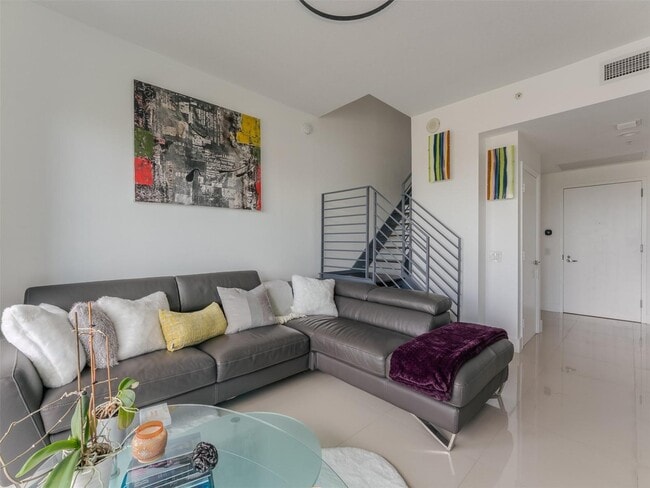 Foto del edificio - 60 SW 13th St