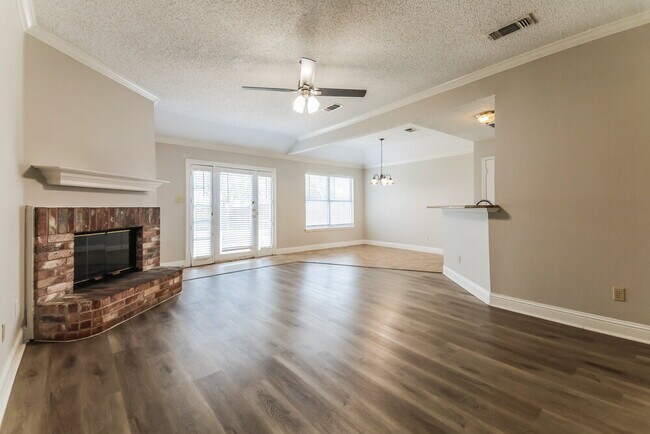 Building Photo - 2524 Park Valley Dr