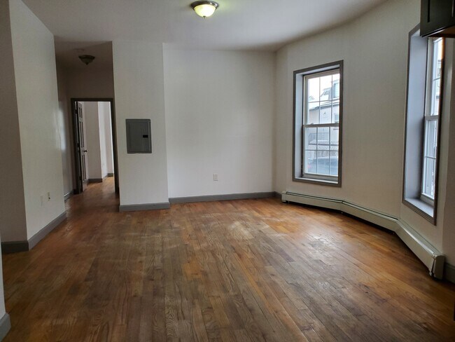 Foto del edificio - 617 Bramhall Ave