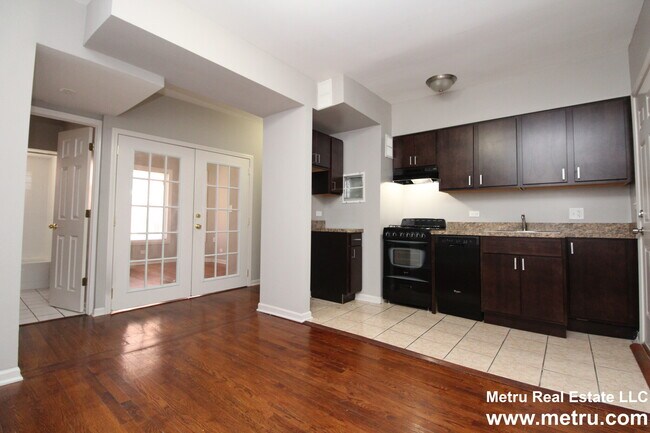 Foto del edificio - 1354 W Argyle St