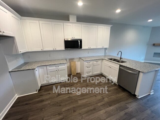 Foto del edificio - 107 Lynn Ln