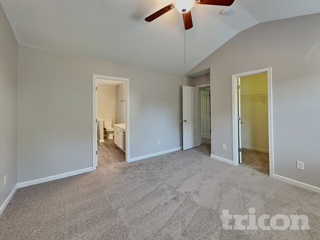 Foto del edificio - 5940 Briggs Dr