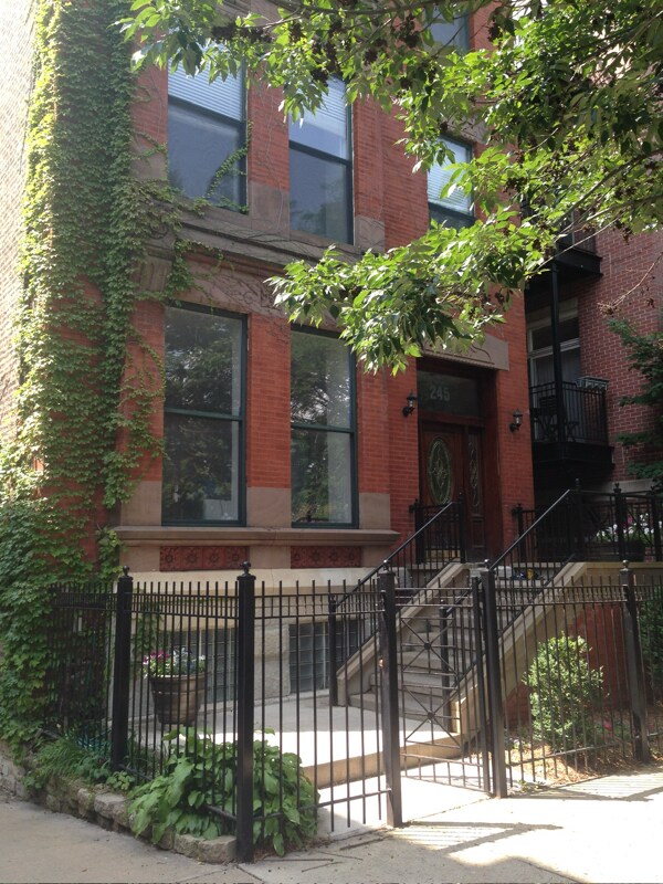 Building Photo - 245 W Scott St