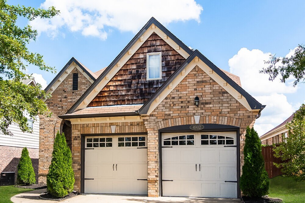 Primary Photo - 4902 Longleaf Oak Cove