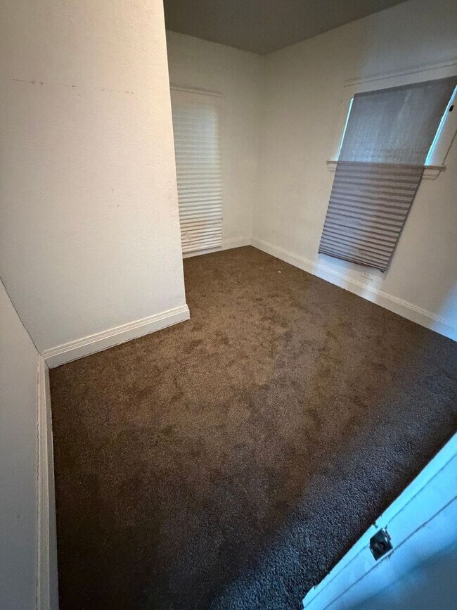 Foto del edificio - 11624 Forest Ave