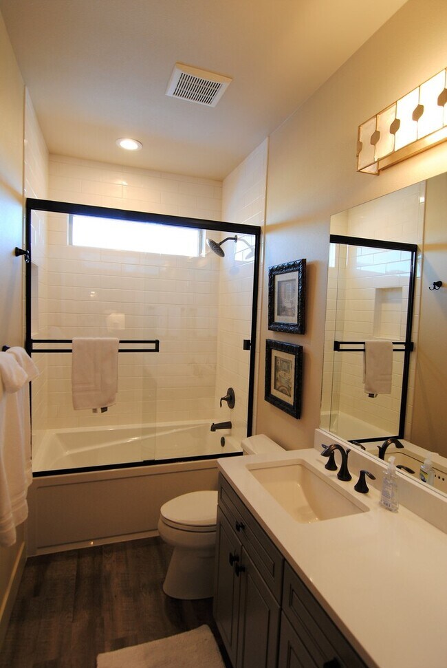 Foto del edificio - 1712/1714 Danny Boy Ln. Duplex