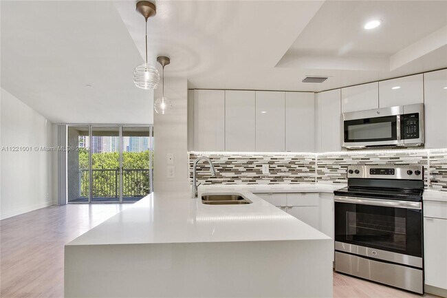 Foto del edificio - 3605 NE 207th St