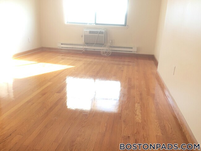 Building Photo - 1110 Commonwealth Ave