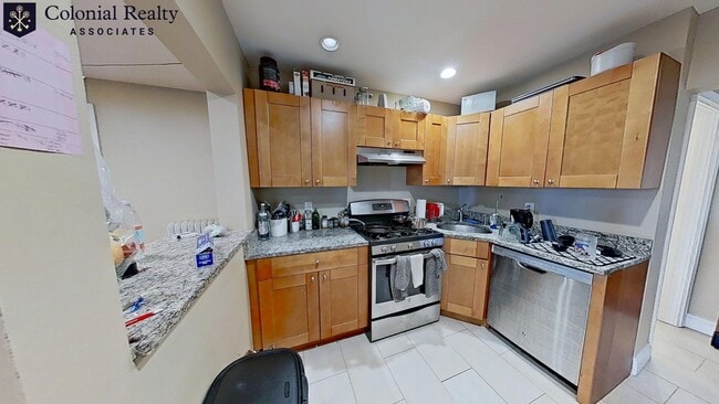 Building Photo - 70 Egmont St