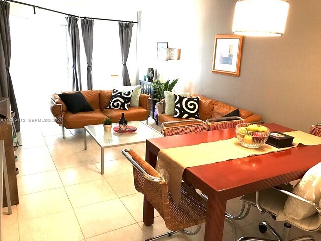 Foto del edificio - 8811 SW 132nd Pl