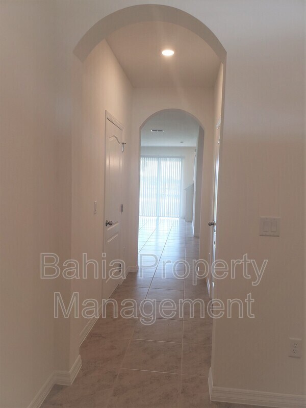 Building Photo - 1081 Blue Jay Dr