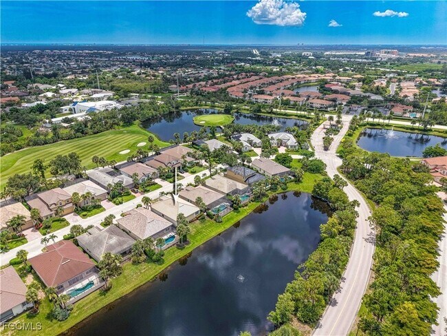 Foto del edificio - 8968 Crown Bridge Way