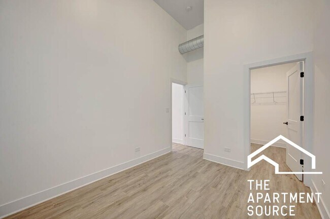 Foto del edificio - 4731 N Western Ave