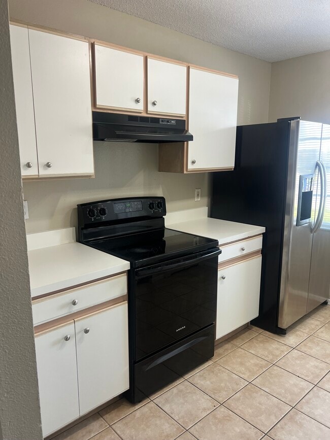 Building Photo - 2035 Fluorshire Dr