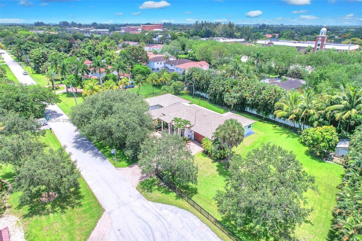 Foto principal - 12390 NW 2nd St